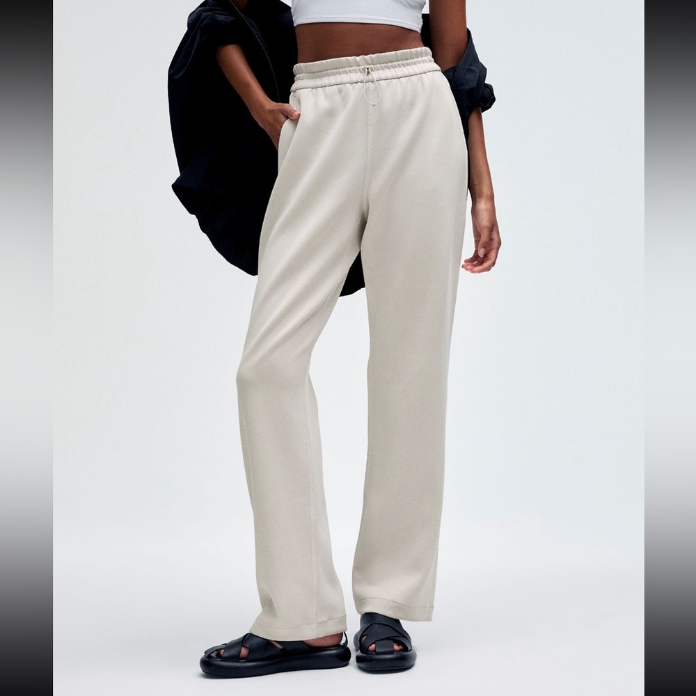 lululemon Softstreme High-Rise Pant in Bone